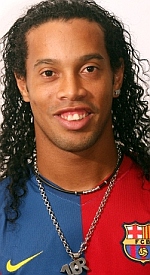 Barcelona presta homenagem a Ronaldinho Gaúcho