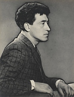 Giacometti (1901 - 1966), ficou famoso por suas esculturas mas também foi desenhista e pintor. Foto: © Man Ray Trust/ Adagp, Paris 2007