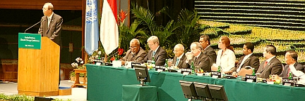 O secretário-geral da ONU, Ban Ki-moon, anunciou que volta a Bali no sábado, para encontrar as delegações.  Foto: UFFCCC