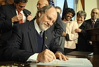 O governador do New Jersey foi o primeiro a abolir a pena de morte nos Estados Unidos, em dezembro, mas poucos estados americanos devem fazer o mesmo.  Foto: AFP