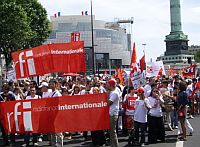 Funcionários da Rádio França Internacional foram às ruas de Paris protestar contra a reforma do setor audiovisual público na França. Foto: C.Frammery/RFI