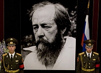 Expulso da Rússia em 1974, o escritor viveu vinte anos no exílio e voltou ao seu país depois da queda do regime soviético, sendo acolhido como herói.Foto: Reuters