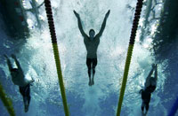O nadador norte-americano, Michael Phelps, durante a final dos 200 metros borboleta, em Pequim.  Foto : Reuters