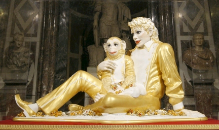 “Michael Jackson”, estátua de porcelana, de 1988, no Salão de Vênus.  Foto: Reuters