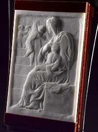 “Madonna della Scalla”, de Michelangelo, tema da capa. Foto: FMR