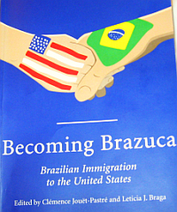 O livro  « Becoming Brazuca »  traz um perfil da chamada geração '1 ponto 5',  que vive entre duas culturas: a brasileira e americana. Foto: Maria Emilia Alencar / RFI 