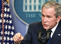 O presidente George W. Bush, durante entrevista coletiva na Casa Branca.  Foto: Reuters