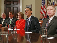 O novo presidente norte-americano se encontrou com líderes republicanos e democratas na Casa Branca, na sexta-feira, em busca de apoio para a aprovação de seu plano econômico  Foto: Reuters