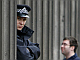 Policial diante do Bank of London. Foto:Reuters