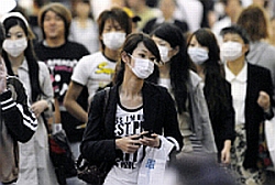 A propagação no Japão surpreendeu as autoridades e o nível de alerta da gripe A pode passar a 6, o maior da escala da OMS. Foto: Reuters