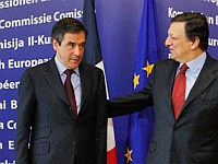 O primeiro-ministro francês, François Fillon e o presidente da comissão europeia, José Manuel Durão Barroso.Foto: Reuters