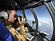 Militar francês busca destroços do Airbus da Air France em alto mar.  Foto: Reuters