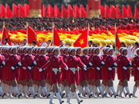 Desfile militar comemora 60 anos do comunismo na China.(Foto: David Gray/Reuters)