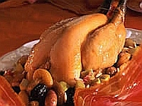 O capão, um frango engordado para o abate, faz parte da refeição tradicional de Natal na França.Foto: DR