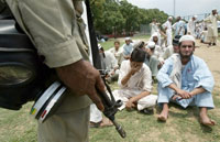 最近六个月来伊斯兰活跃分子不断向巴基斯坦警方挑战(Photo : AFP)