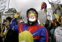 2008年3月22日，伦敦街头参加声援西藏游行活动的示威者。路透社