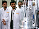 伊朗总统艾哈迈迪内贾德2008年四月九日参观该国一座浓缩铀工厂(Photo : Reuters)