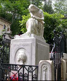 巴黎拉雪兹神父墓地的肖邦墓 (1810-1849)(Photo © Artifica)