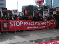 日内瓦世界反对死刑大会与会代表周五下午举行游行( 2010 02 26)Photo: RFI Yannique
