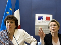 Gesundheitsministerin Roselyne Bachelot und Innenministerin Michèle Alliot-Marie.  Foto: Reuters