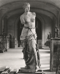 Die Venus "in Fesseln" - September 1939.© Musée du Louvre - Foto Laure Albin-Guillot?