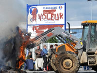 Protestierende Milchbauern in Nantes.(Photo : AFP)