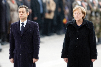 Nicolas Sarkozy und Angela Merkel am 11. November 2009.© Reuters