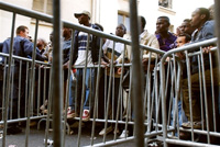 Demonstration illegaler Arbeiter 2002. (Photo: AFP)