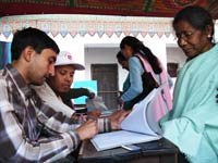 Voting in Nepal, 10 April 2008. (Photo : N. Vescovacci)