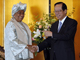 Liberian President Ellen Johnson-Sirleaf meets Japanese PM Yasuo Fukuda ( Photo: AFP )