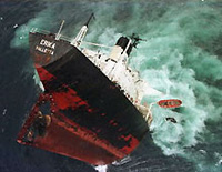 Erika oil tanker sinking in 1999.(Photo : AFP)