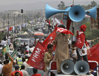 The lawyers march reaches Rawalpindi (Photo: Reuters)