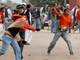 In Beni province, supporters of autonomy threw stones in clashes with supporters of President Morales(Photo: Reuters)