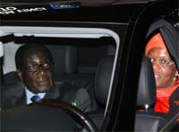 Robert Mugabe and his wife arrive in Rome(Photo: Reuters)