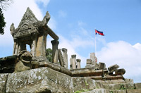 A Cambodian flag flies on the Preah Vihear temple(Photo: Reuters)