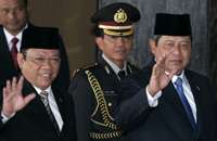 Indonesian President Susilo Bambang Yudhoyono (R)with Parliament speaker Agung Laksono (L)(Photo: Reuters)