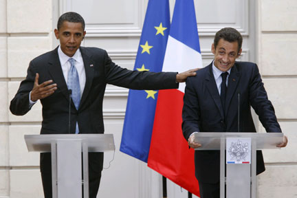 Barack Obama visits Nicolas Sarkozy in Paris, 25 July 2008.(Photo : Reuters)