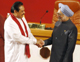 (L-R) Sri Lankan President Mahinda Rajapaksa and Indian Prime Minister Manmohan Singh shake hands as Maldives President Maumoon Abdul Gayoom, Nepal's Prime Minister Girija Prasad Koirala and Pakistan Prime Minister Yousaf Raza Gilani watch during the South Asian Association for Regional Cooperation (SAARC) summit opening ceremony in Colombo, August 2, 2008.(Photo: Reuters)