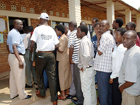 Rwandans queue at a voting station. ( Photo : Reuters )