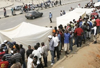 Voters queue up in Luanda.(Photo : AFP)