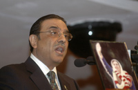 Zardari speaks to parliament(Photo: Reuters)