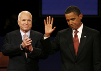 McCain (L) and Obama after the debate(Photo: Reuters)