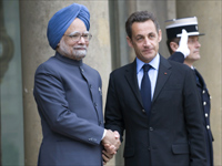 Sarkozy and Singh at the Elysée.(Photo: Reuters)