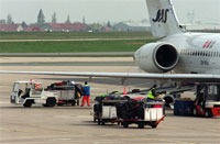 Baggage handlers at CDG Airport, Paris(Photo: AFP)