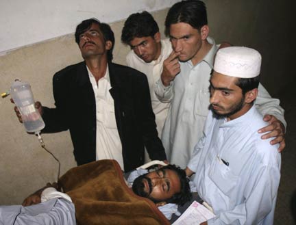 A victim of the suicide bomb blast in Khar(Photo: Reuters)