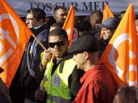 Arcelor employees protesting on Thursday in Istres, in the south of France.
(Photo: AFP)