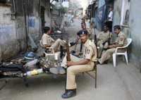 Police guard Nariman House, one of the attacks' targets(Photo: Reuters)