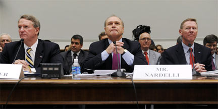 L-R: General Motors Chairman and CEO Richard Wagoner, Chrysler CEO Robert Nardelli and Ford Motor Company President and CEO Alan Mulally  at a Congressional hearing, 5 December 2008(Photo: Reuters)