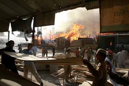 A blazing timber market in Karachi(Photo: Reuters)