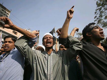 Members of a Bangladeshi Muslim organisation protest in Dhaka on Friday against Israel's attacks on Gaza
(Photo: Reuters)